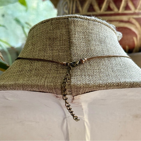 Boho Crystal Flower Choker - Picture 4 of 4